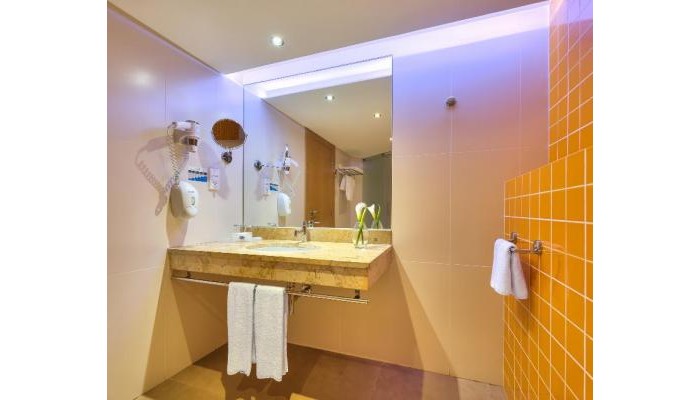 Hotel Four Views Oasis poza 0