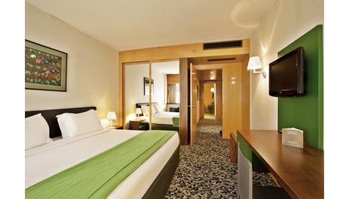 Hotel Ramada By Wyndham Lisbon poza 0